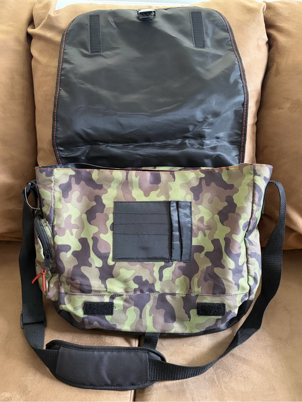 Old Navy Messenger Bag - Picture 7 of 13